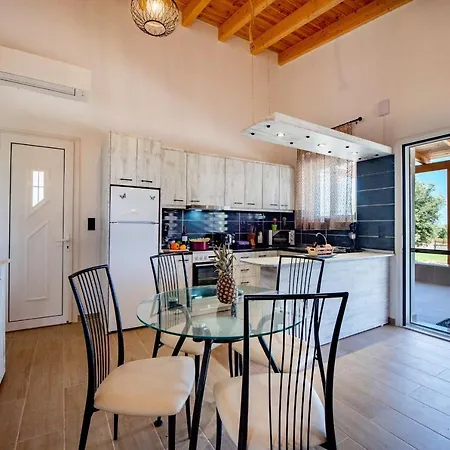 George's Paradise Tatil Evi