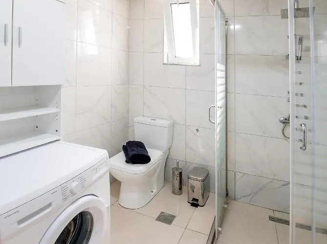 George's Paradise Tatil Evi